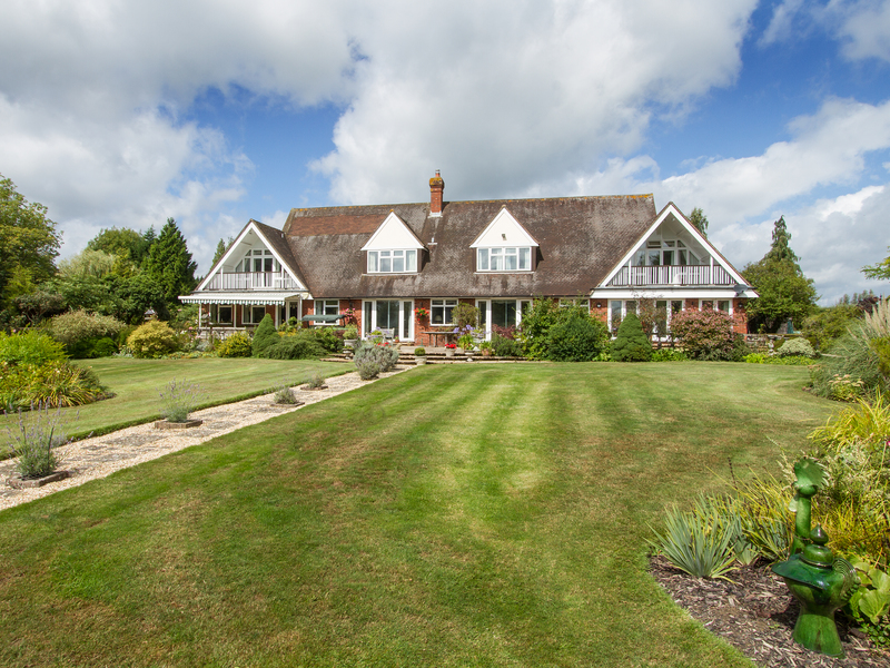 5 Bed House Detached For Sale in Horsham